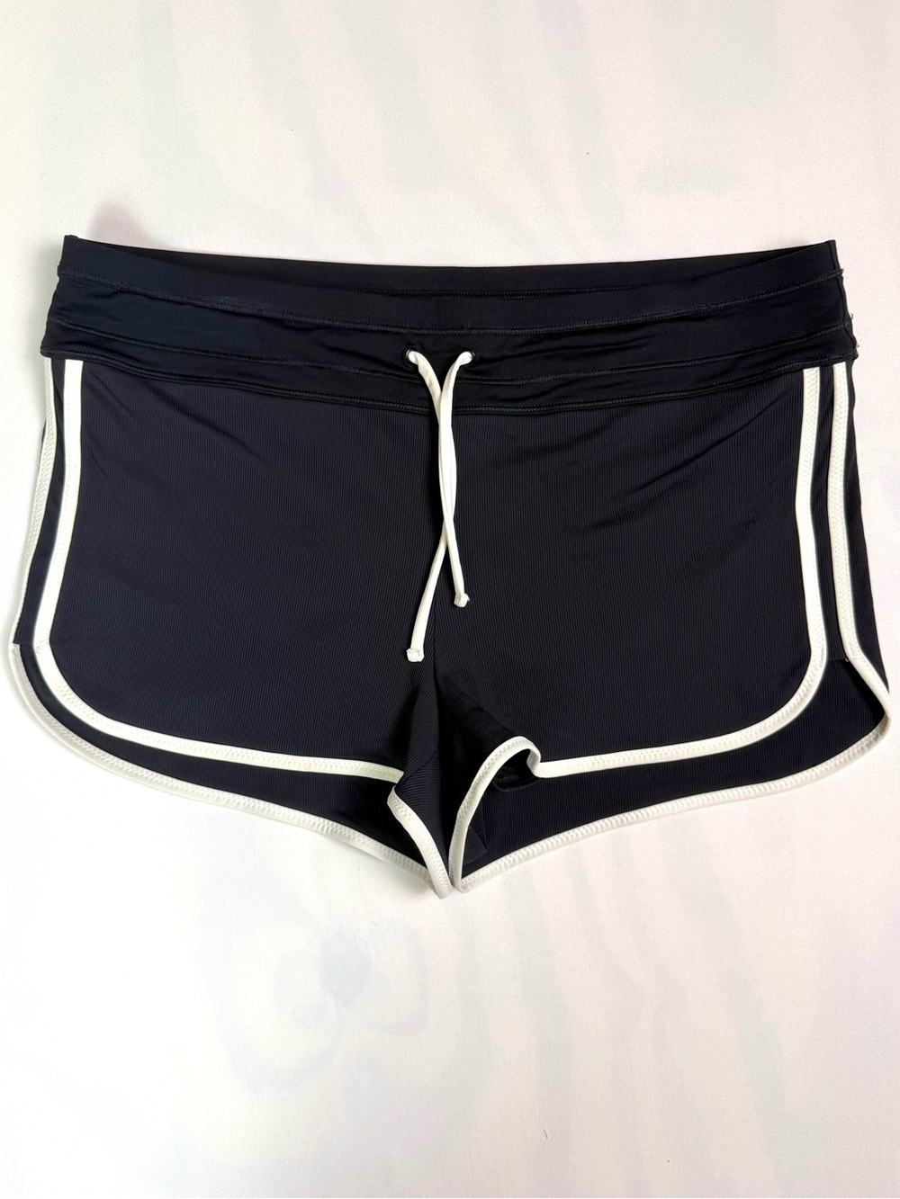 Athleta Swim Board Shorts Black White Piping Drawstring Size M